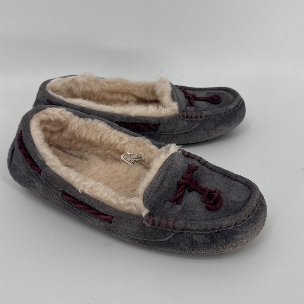 UGG Brett Nib Flat Moccasin Slippers Women’s 7 Gray/Burgundy, Suede & Shearling